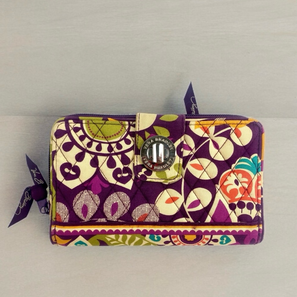 Vera Bradley Quilted Hipster Turnlock Clutch Wallet Excellent Condition